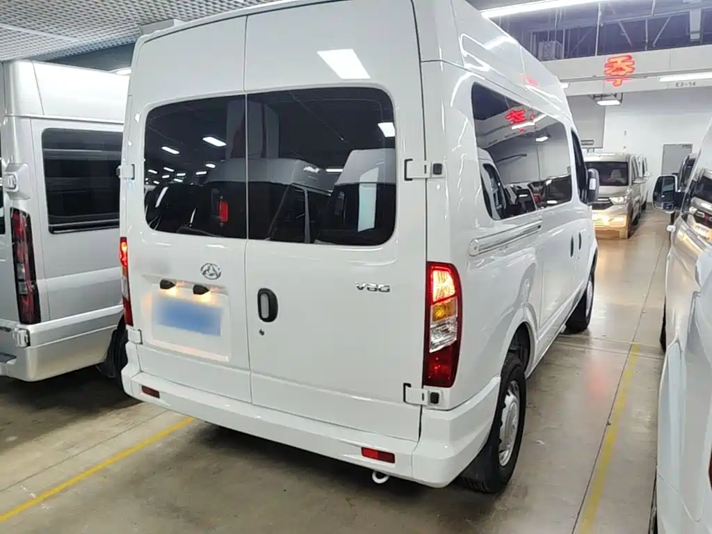 SAIC Maxus Xintu V80 2025 2025 Value Edition Aoyun 2.0T Manual Short Wheelbase Medium Roof 127Ps 5/6-seater