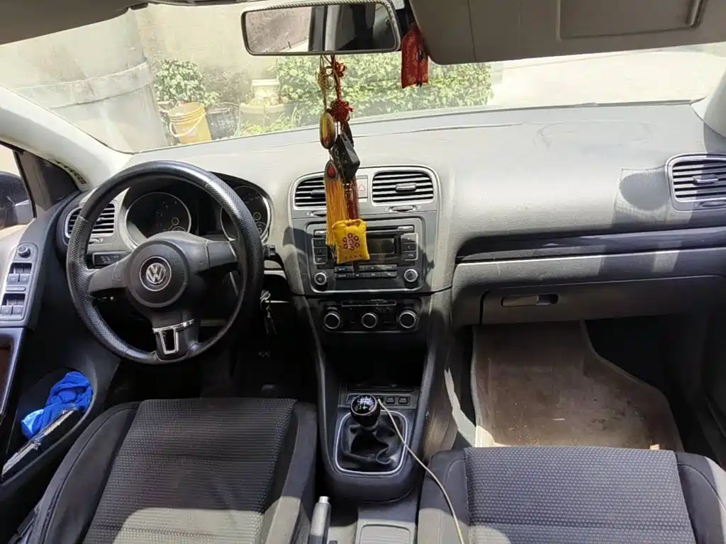 Photo 12 - Volkswagen Golf