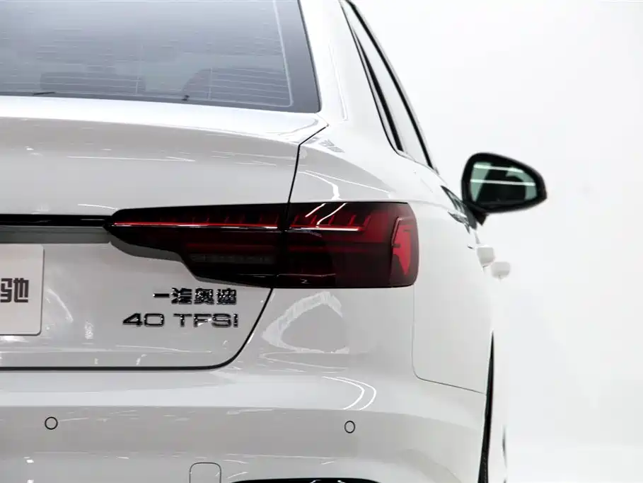 Audi A4L 2025 2 Million Celebration Edition 40 TFSI Luxury Dynamic фото 29