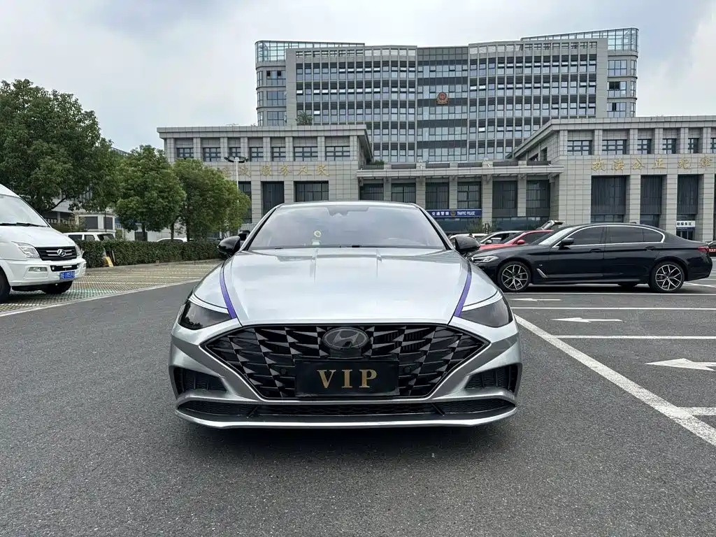 Фото 1 - Hyundai Sonata