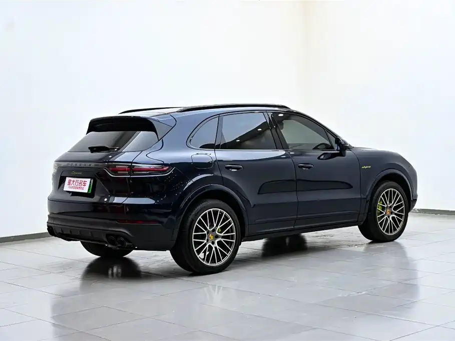 Porsche Cayenne New Energy 2023 Cayenne E-Hybrid 2.0T Platinum Edition фото 7