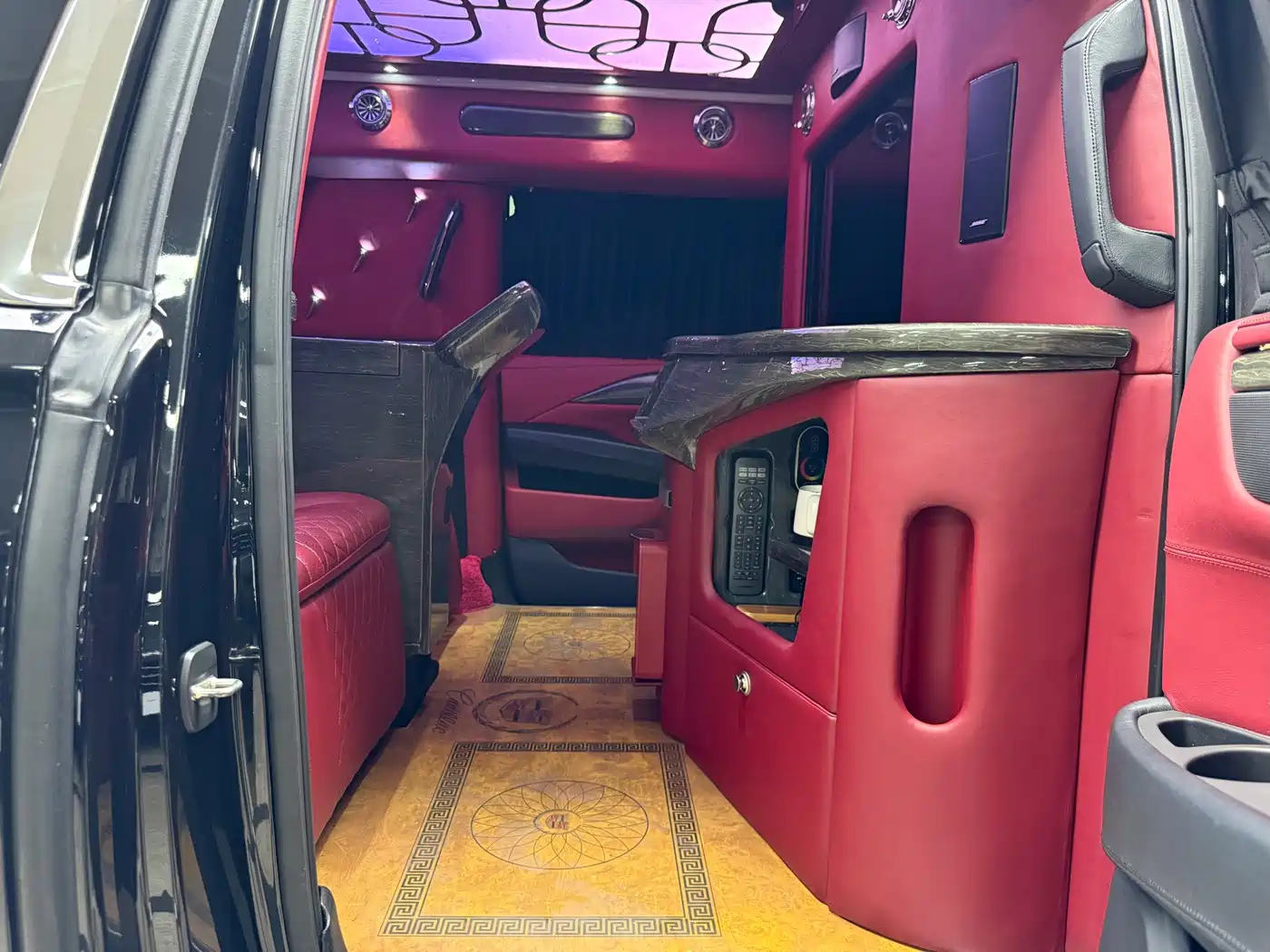 Cadillac Escalade 2017 6.2L ESV Platinum Extended фото 21