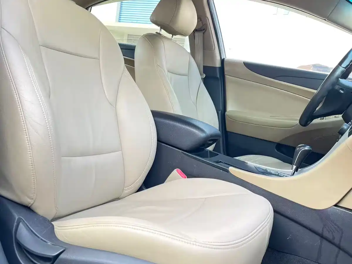 Hyundai Sonata 2013 2.0L Automatic Fashion Edition фото 20