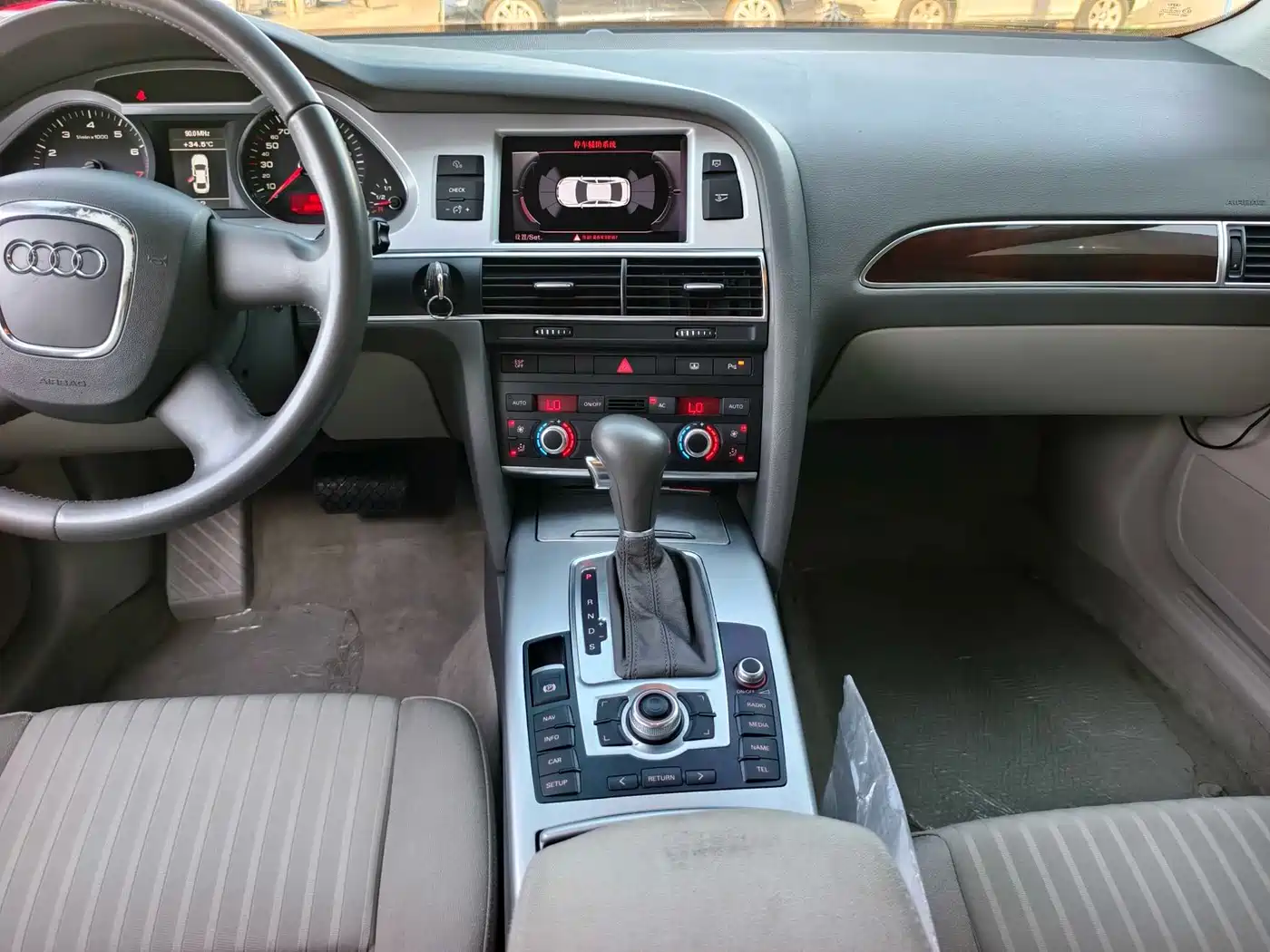 Audi A6L 2011 2.0 TFSI Automatic Comfort фото 10