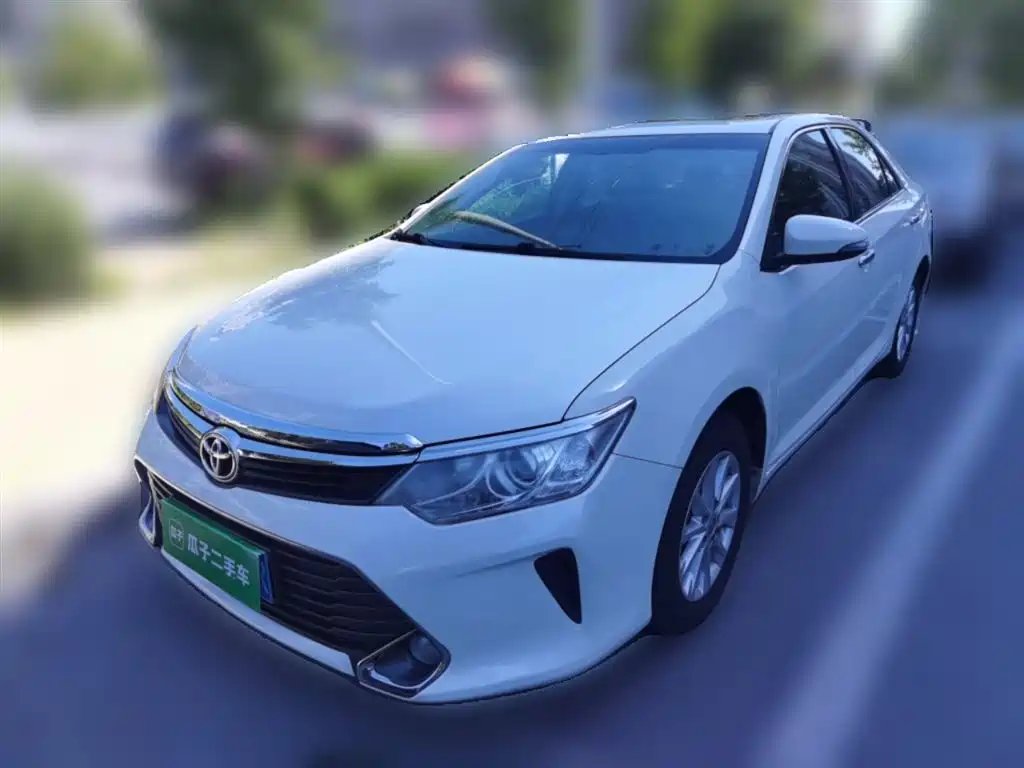 Toyota Camry 2015 2.0G Leading Edition