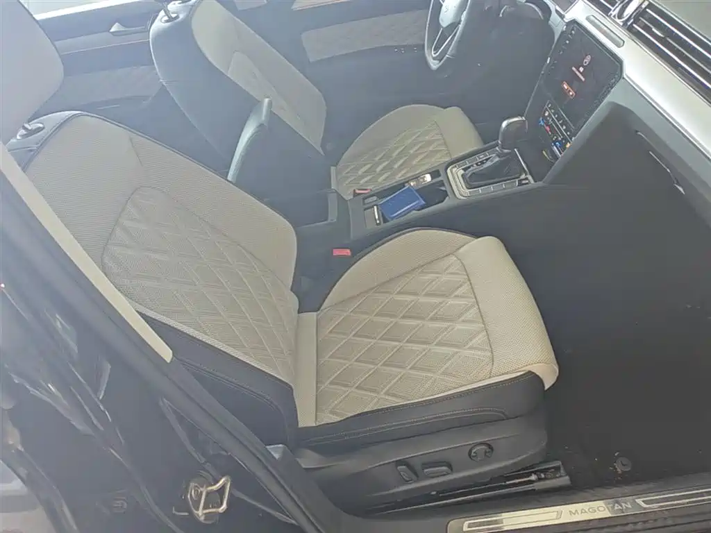 Volkswagen Magotan 2023 Model 2 Million Commemorative Edition 330TSI DSG Luxury фото 25