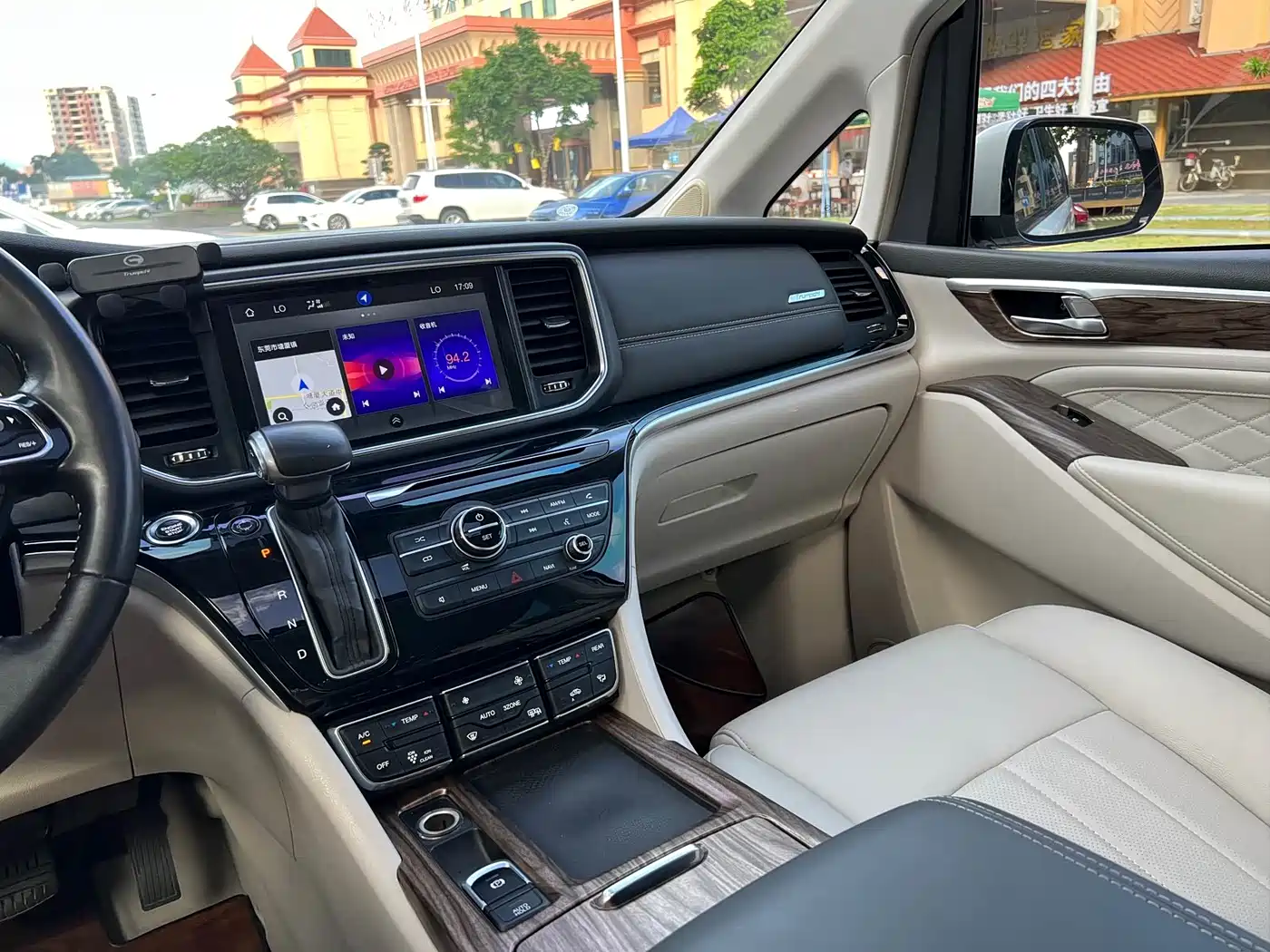 GAC Trumpchi Trumpchi M8 2018 320T Premium Edition фото 15