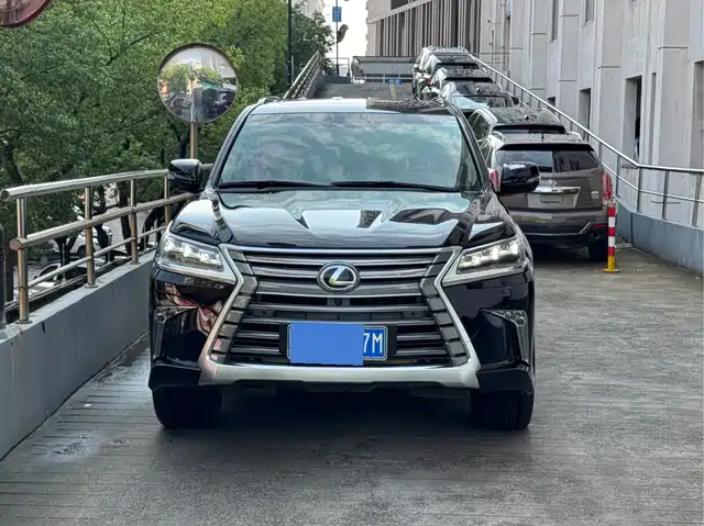  Lexus Lexus LX 2017 570 Dynamic Luxury