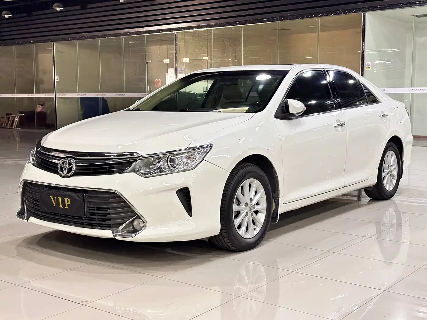 Toyota Camry 2015 2.0G Leading Edition