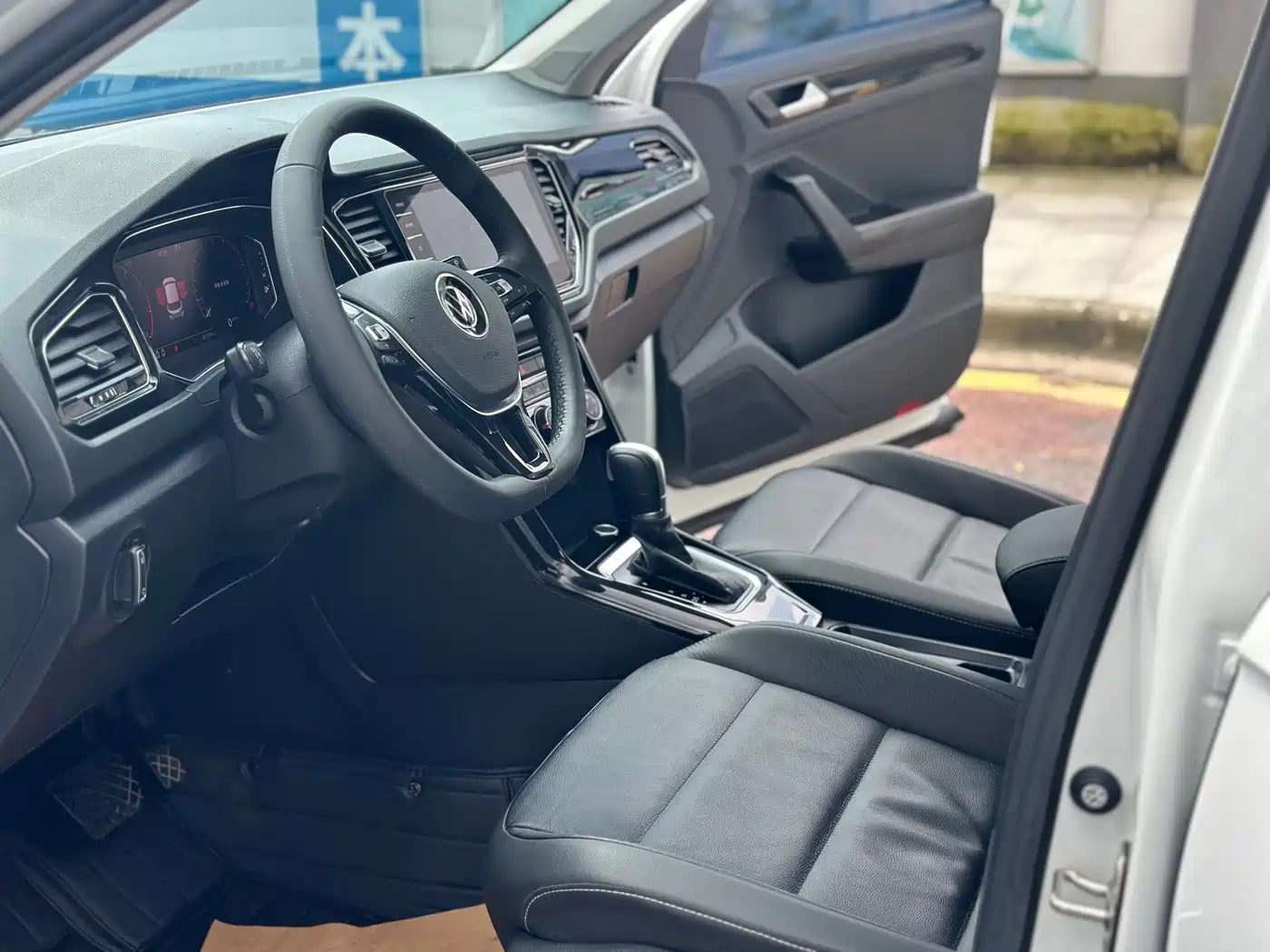 Volkswagen T-ROC 2022 280TSI DSG 2WD Comfort PLUS фото 6