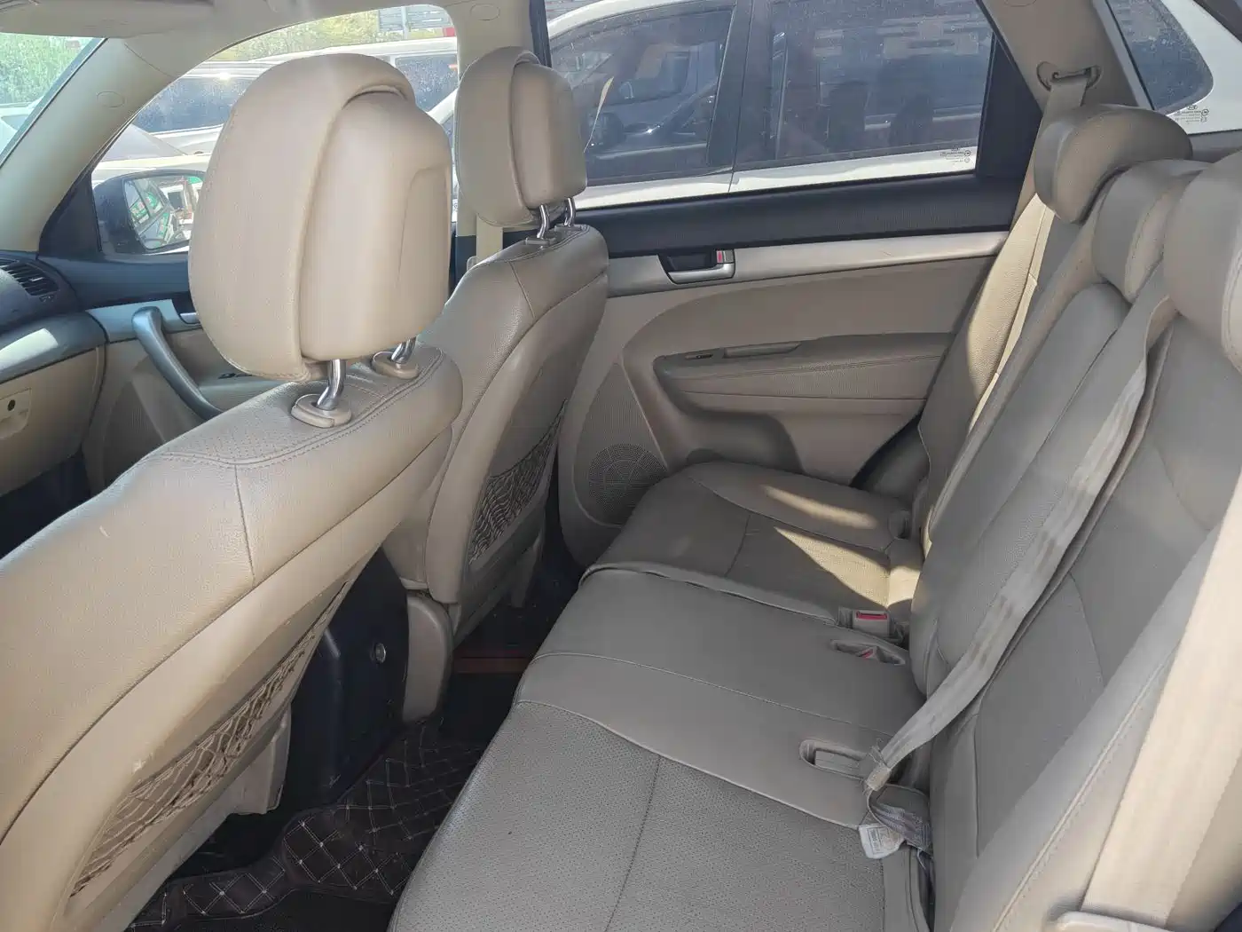 Kia Sorento 2012 2.4L Gasoline Luxury Edition фото 5