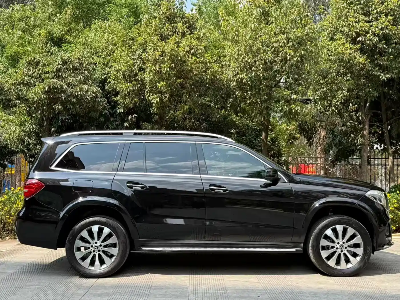 Mercedes-Benz GLS 2018 Facelift GLS 400 4MATIC Sport фото 19