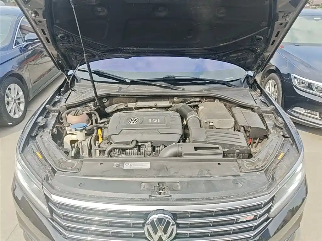 Volkswagen Passat 2017 330TSI DSG Prestige фото 20