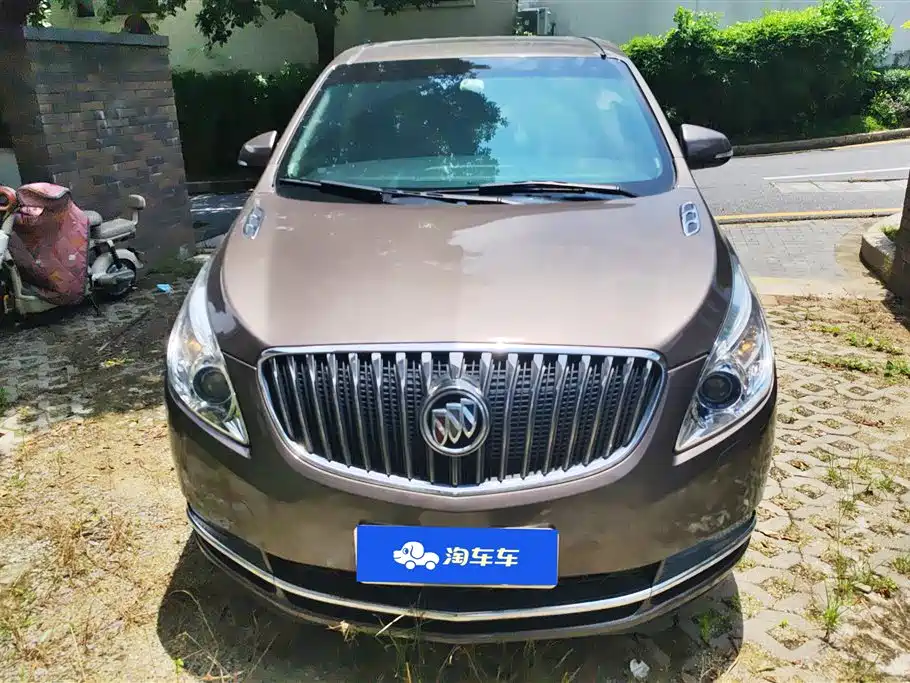 Buick GL8 2015 2.4L Luxury Business Exclusive Edition фото 2