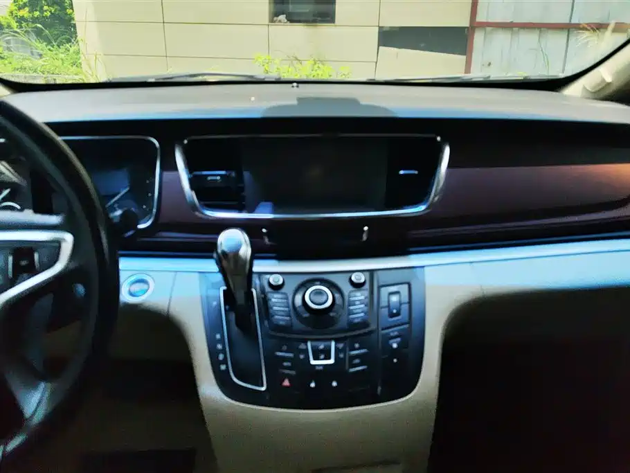 Buick GL8 2015 2.4L Luxury Business Exclusive Edition фото 13
