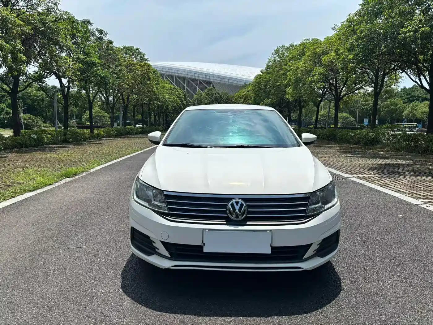 Volkswagen Lavida 2019 1.5L Automatic Comfort Edition China VI фото 2