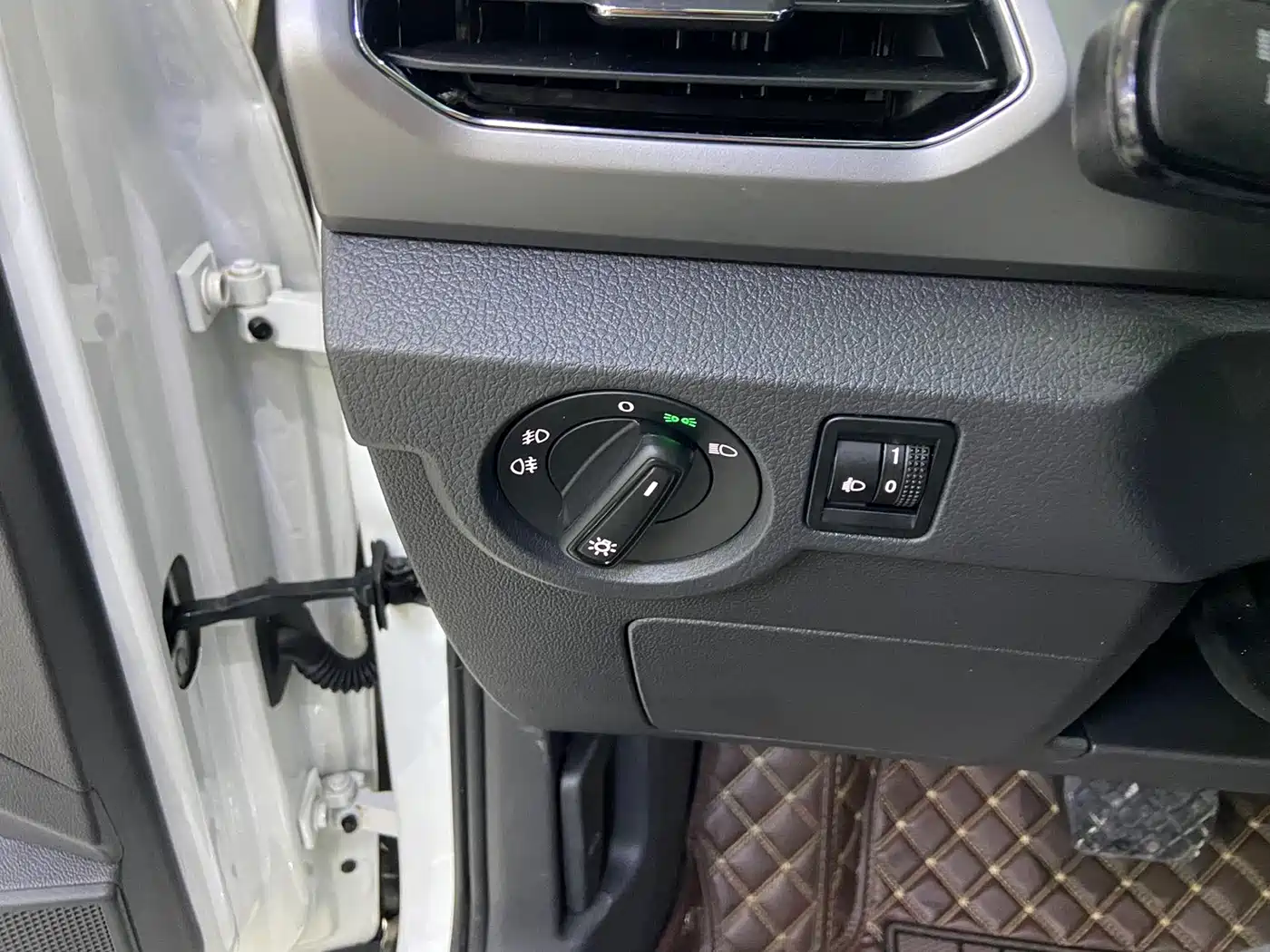 Volkswagen T-Cross 2022 280TSI DSG Comfort Edition фото 17