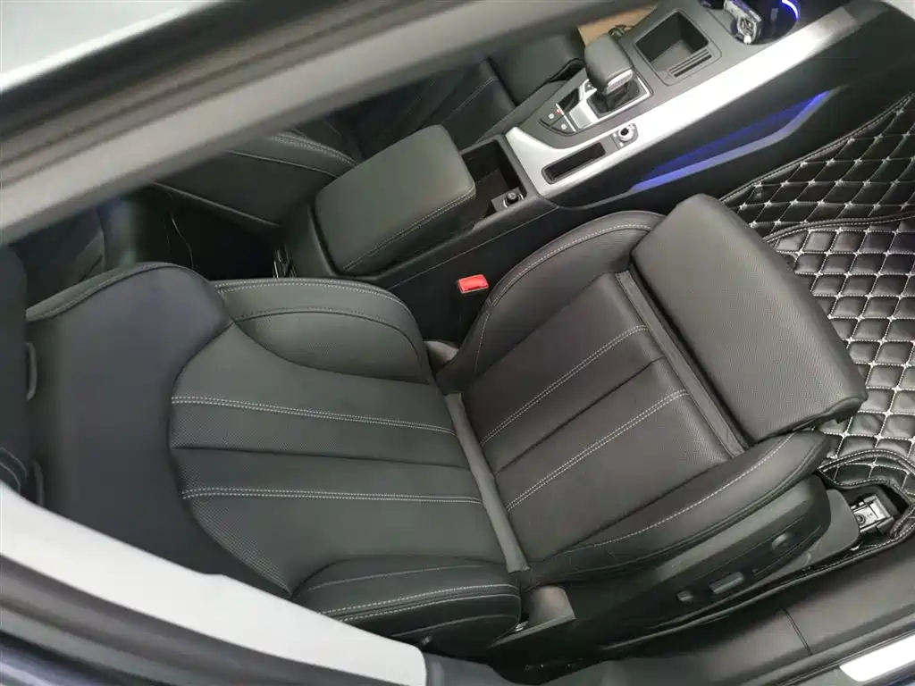 Audi A4L 2020 40 TFSI Fashion Dynamic Edition фото 25