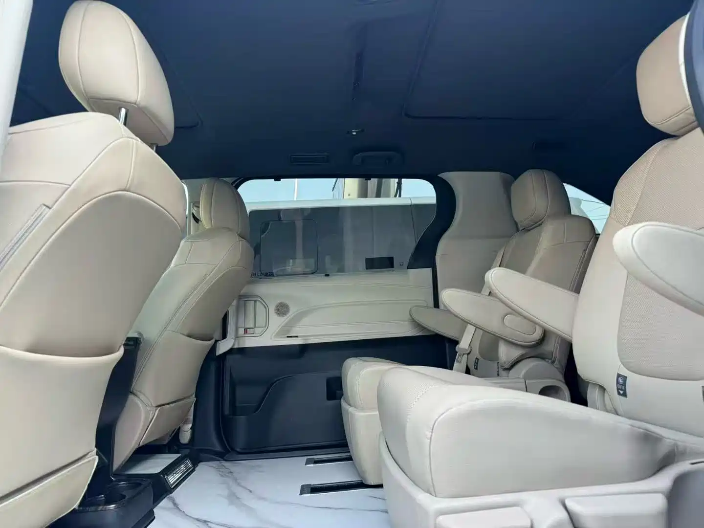 Фото 7 - Toyota Granvia