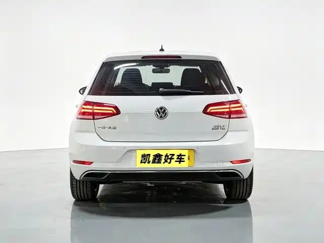 Фото 5 - Volkswagen Golf