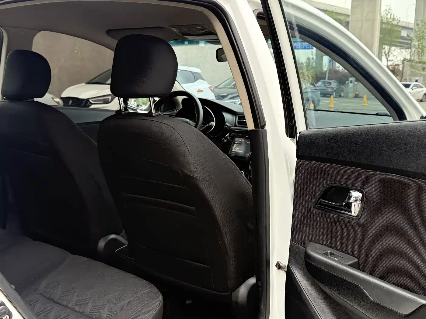 Kia K2 2012 Sedan 1.4L AT GLS Commemorative Edition фото 10