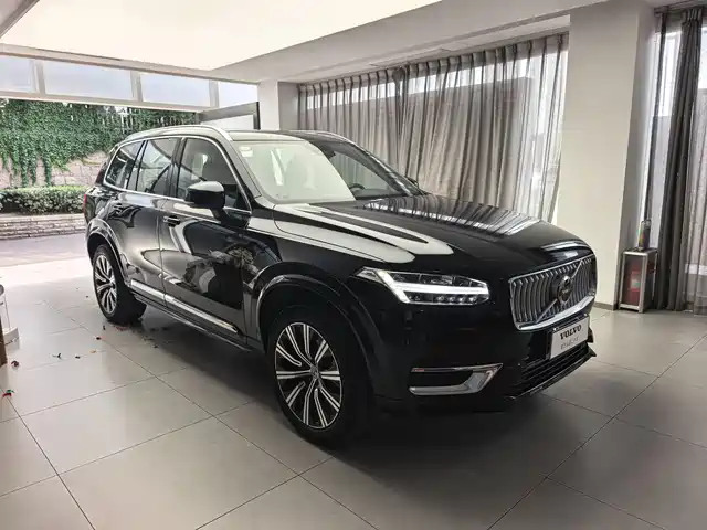 Volvo XC90 2024 B6 Elegance Luxury 7-Seater — фото 3