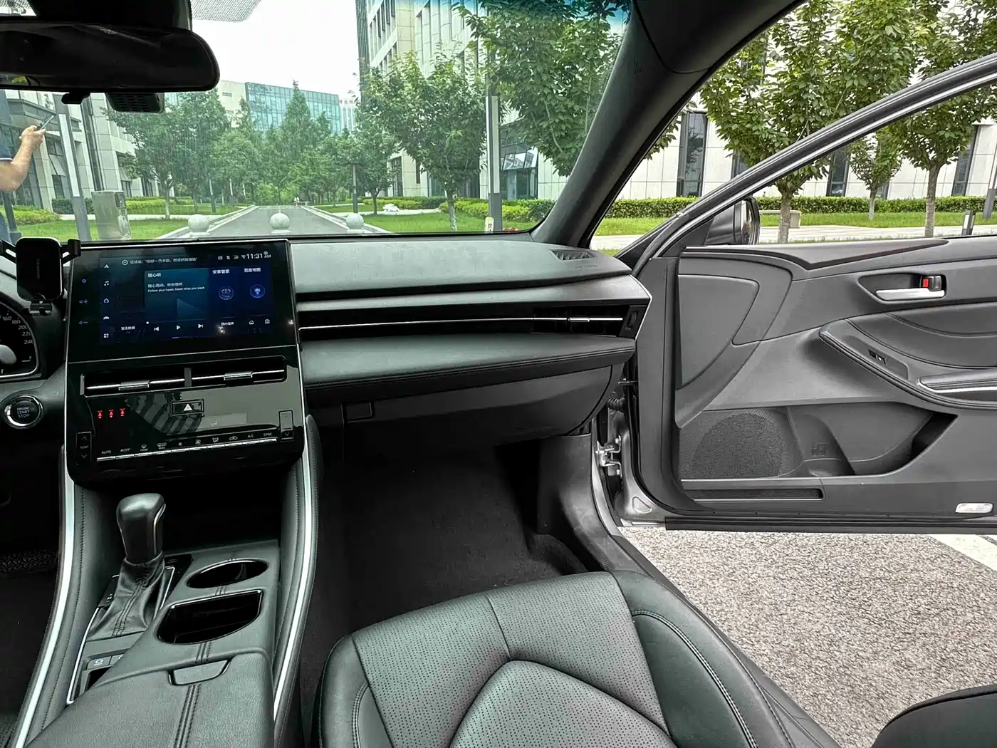 Toyota Avalon 2022 2.0L Luxury Edition фото 12