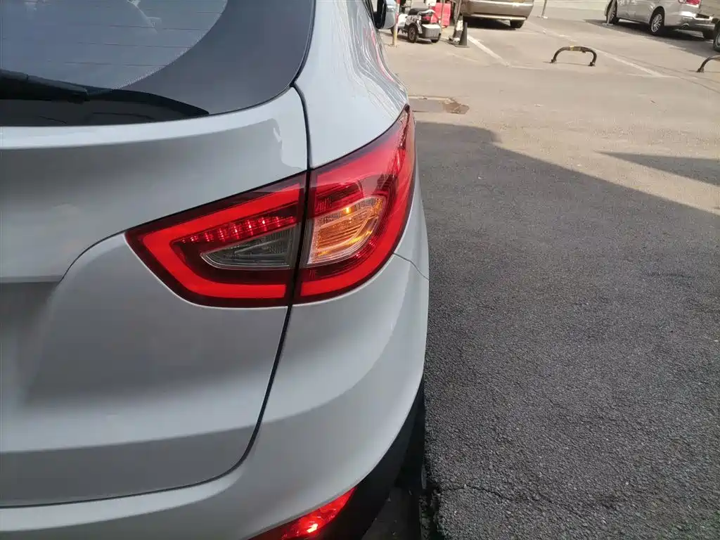 Hyundai Beijing Hyundai ix35 2015 2.0L Automatic 2WD Smart Type China IV фото 24