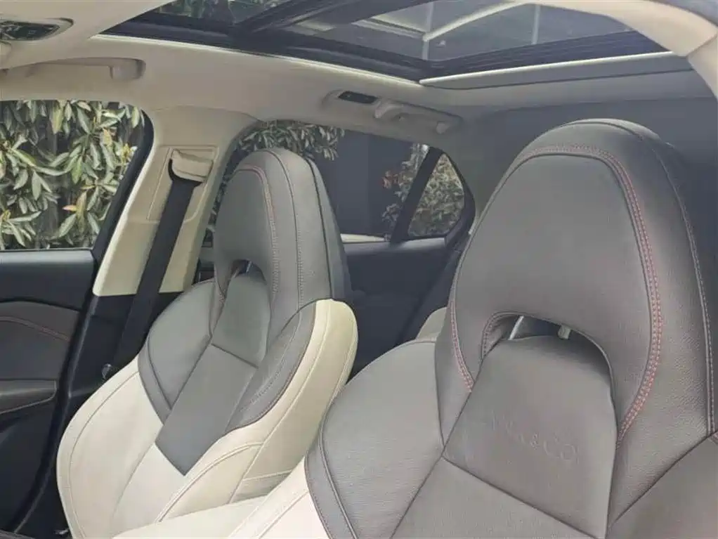 Lynk & Co 02 2019 High Energy Edition 2.0T Auto 2WD Pro Version China VI фото 10