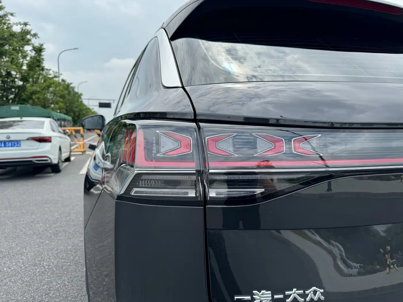 Volkswagen Tayron 2025 Facelift 300TSI Shared Edition фото 22