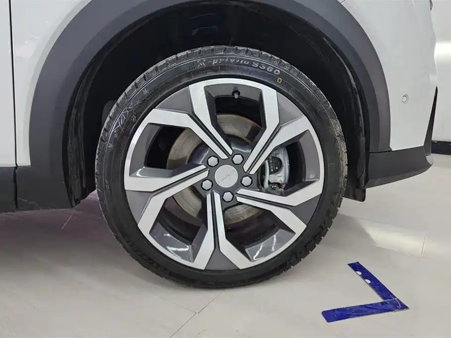 Lynk & Co 06 2023 Remix 1.5T Power Halo фото 6