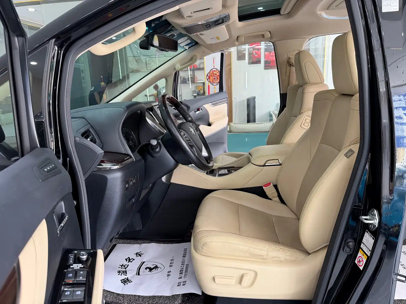 Toyota Alphard 2018 3.5L Luxury фото 8