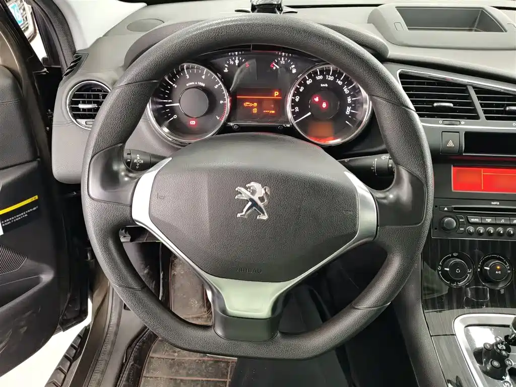 Peugeot 3008 2013 2.0L Automatic Classic Edition фото 7