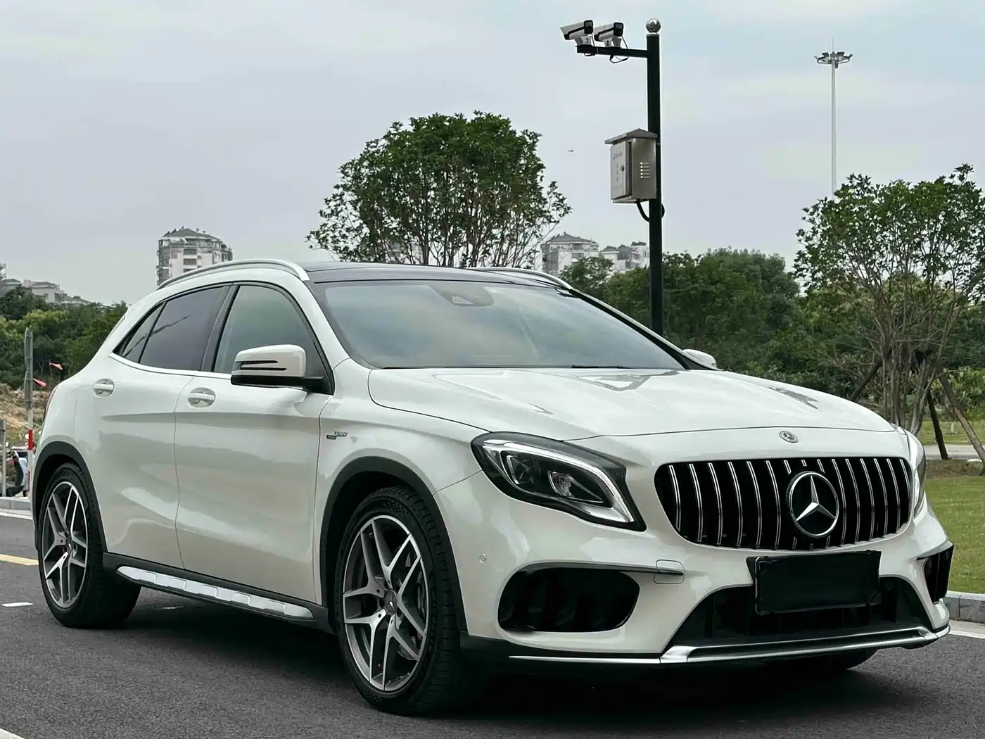 Mercedes-Benz GLA AMG 2017 AMG GLA 45 4MATIC фото 3