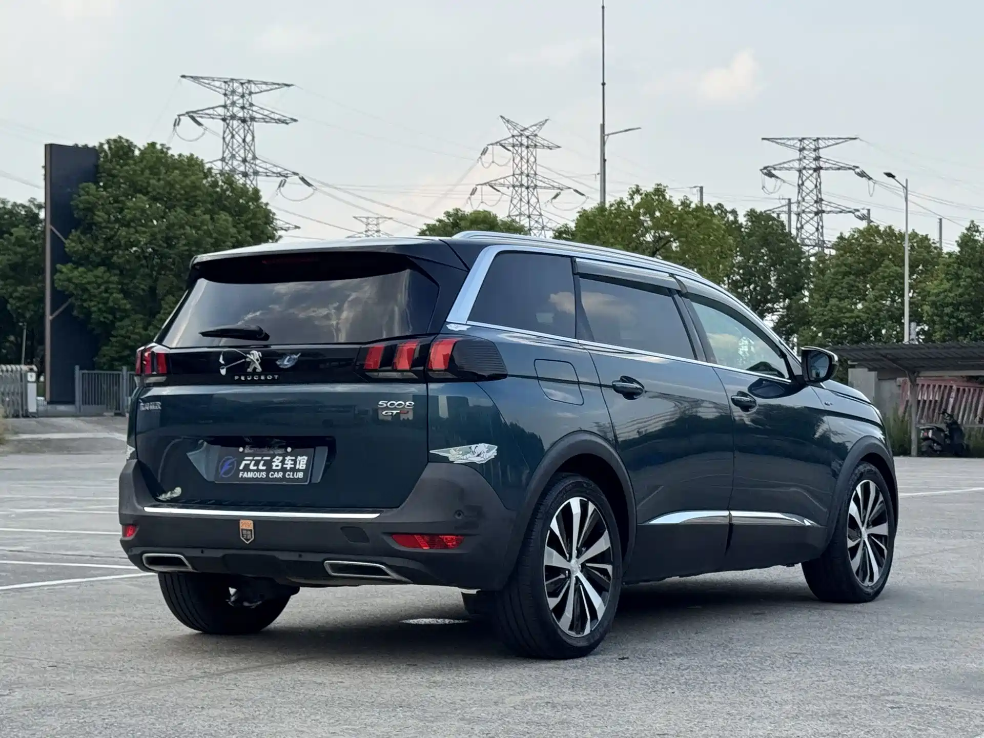 Photo 6 - Peugeot 5008
