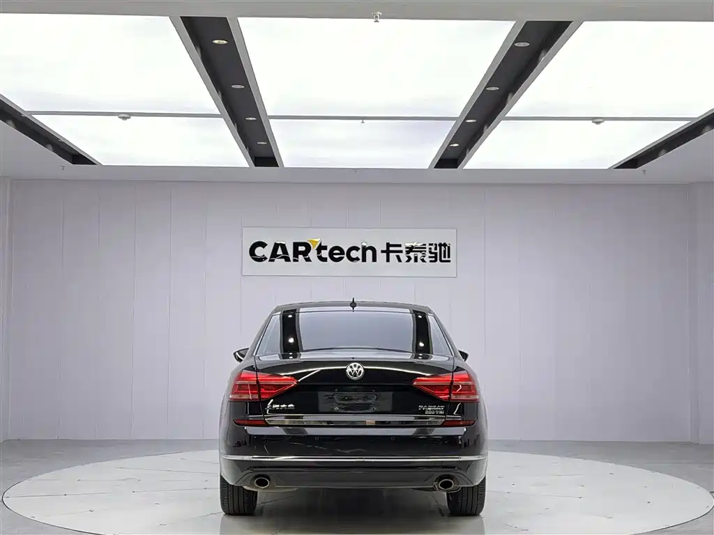 Volkswagen Passat 2017 330TSI DSG Prestige фото 13