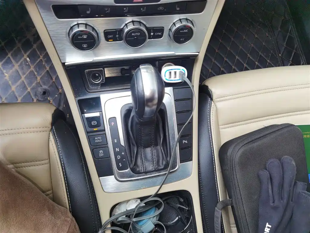 Volkswagen FAW-Volkswagen CC 2013 1.8TSI Premium фото 7