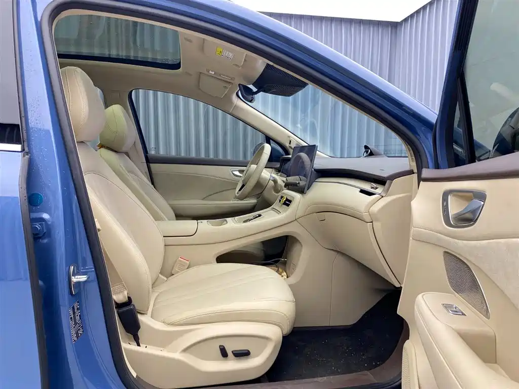 صورة 16 - Shangjie SUV