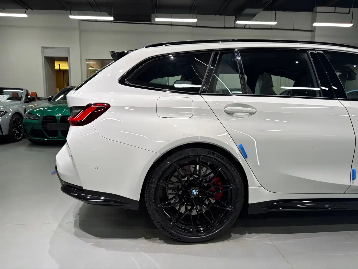 BMW M3 2026 BMW M3 Touring M xDrive Competition фото 8