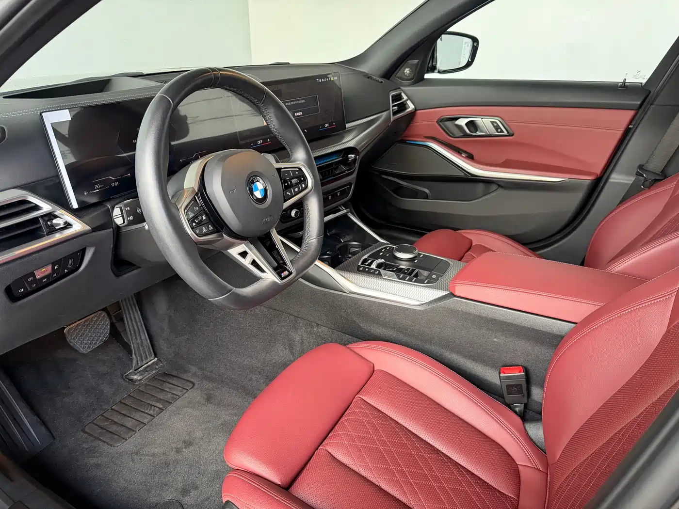 BMW 3 Series 2025 330Li Premium M Sport Night Edition фото 7