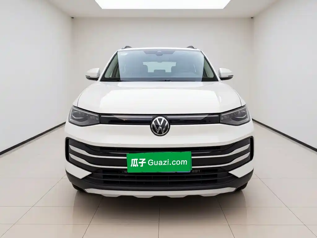 صورة 2 - Volkswagen Tharu