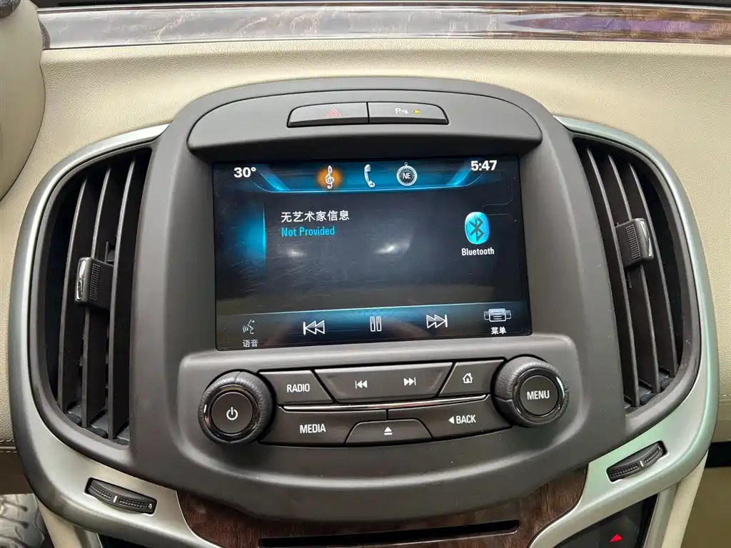 Фото 10 - Buick LaCrosse