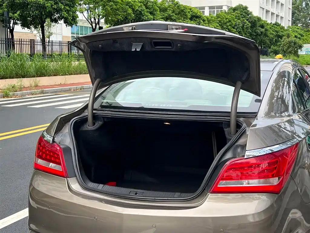 Фото 27 - Buick LaCrosse