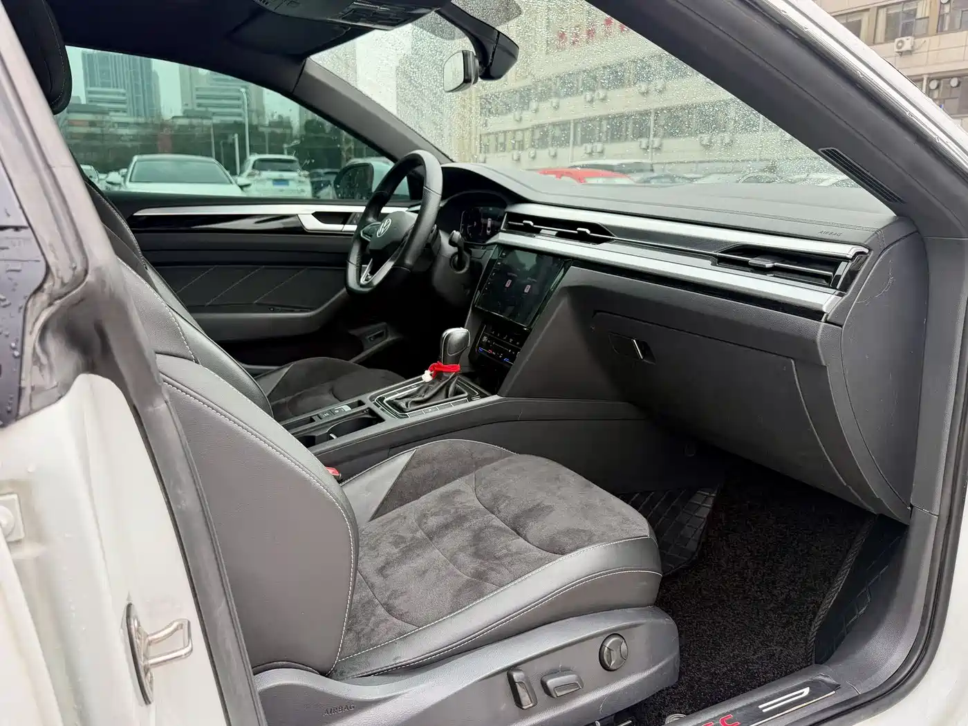 Volkswagen FAW-Volkswagen CC 2024 330TSI Dazzling Edition фото 6
