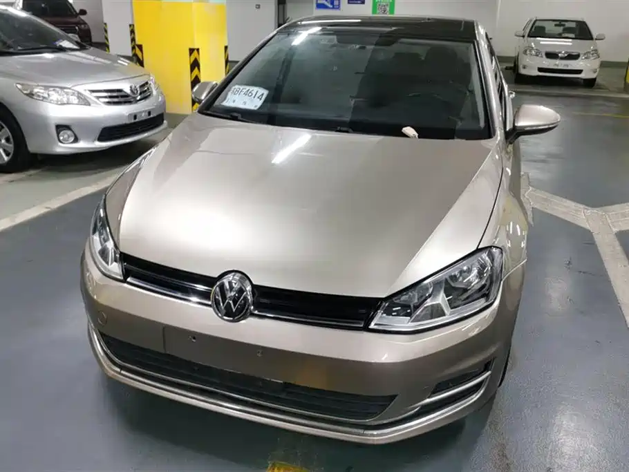 Volkswagen Golf 2014 1.6L Automatic Comfort фото 2