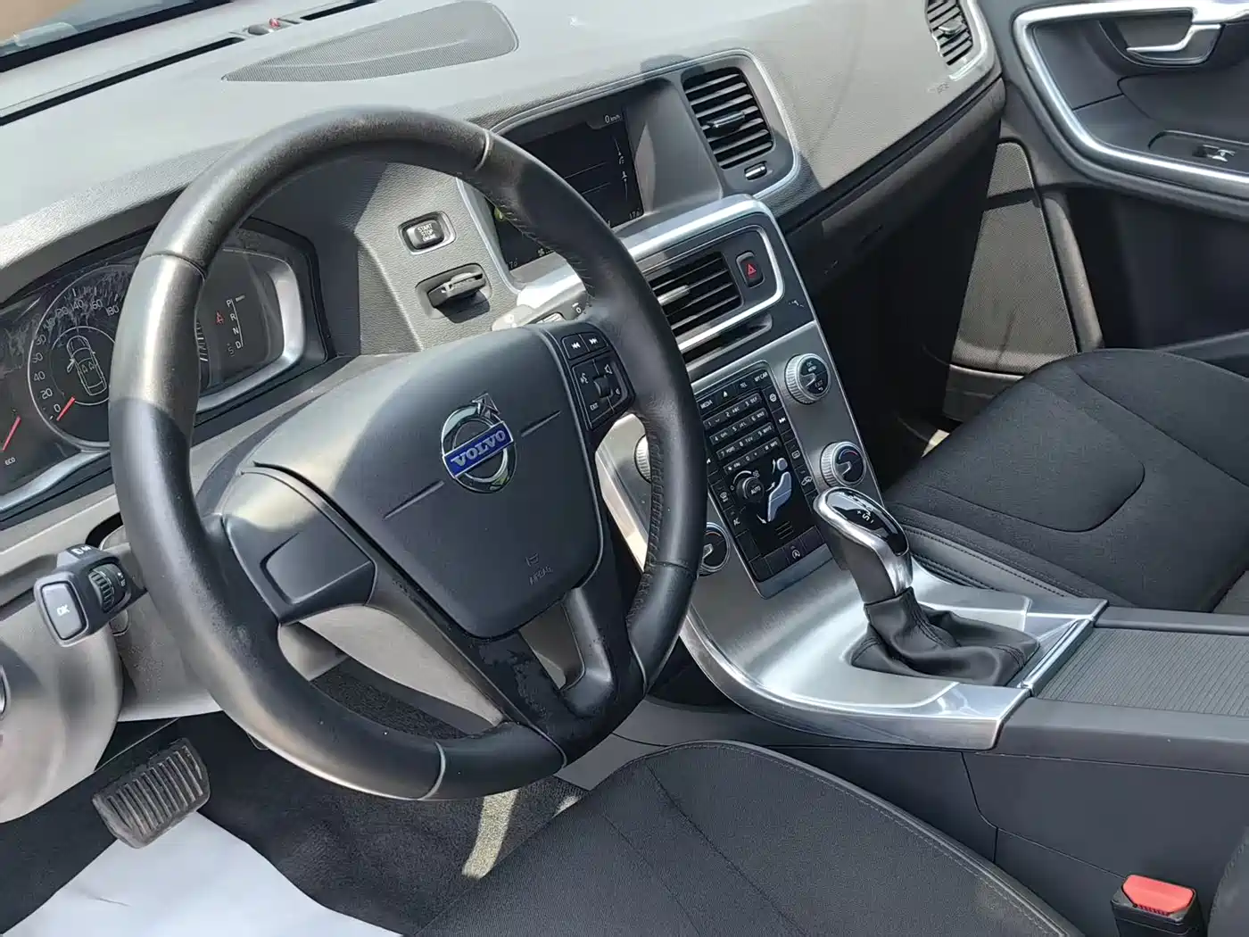 Фото 9 - Volvo S60