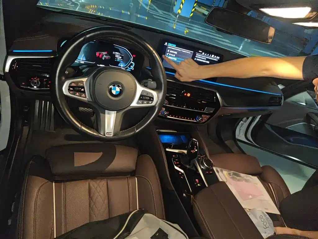 BMW 5 Series New Energy 2021 535Le Pioneer Edition M Sport Package фото 10