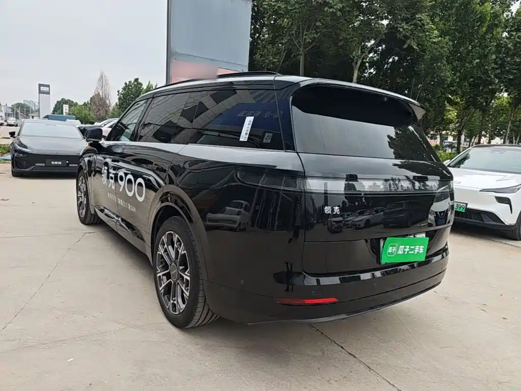 Photo 5 - Lynk & Co 900