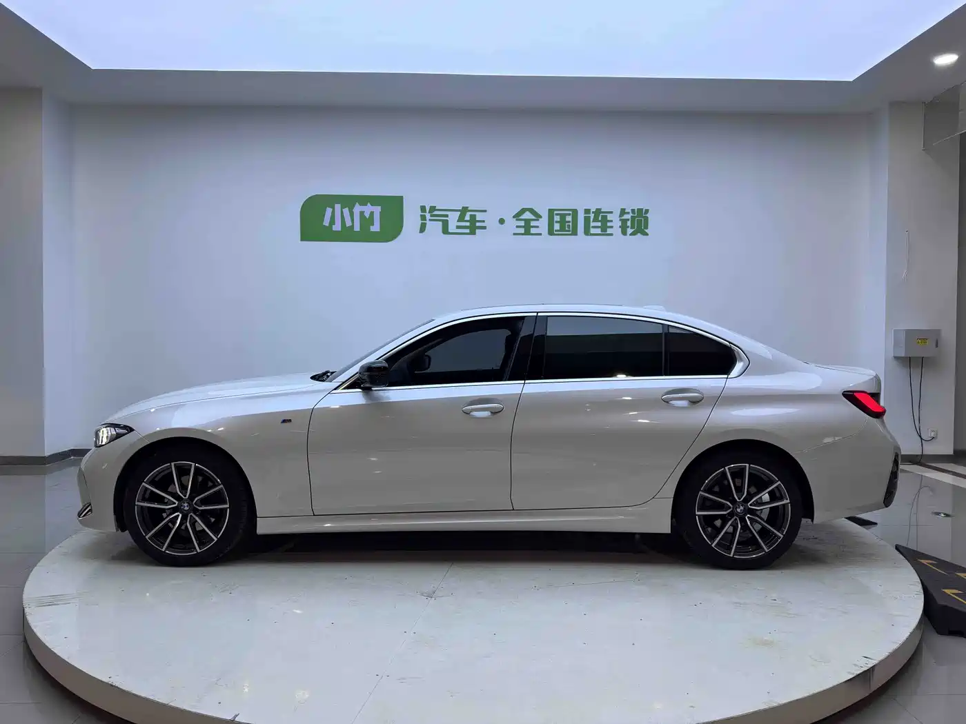 BMW 3 Series 2023 320Li M Sport Package фото 8