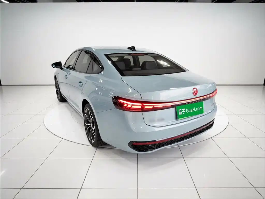 Volkswagen Passat 2025 Pro 380TSI Starlight Dragon Glory Edition фото 5